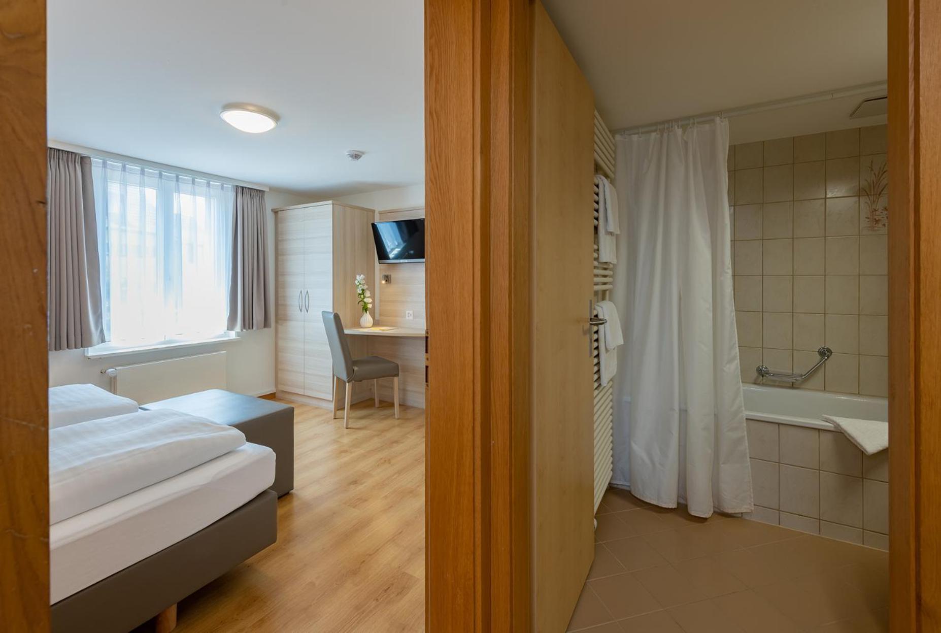 Hotel Garni Roessli Wittenbach ภายนอก รูปภาพ
