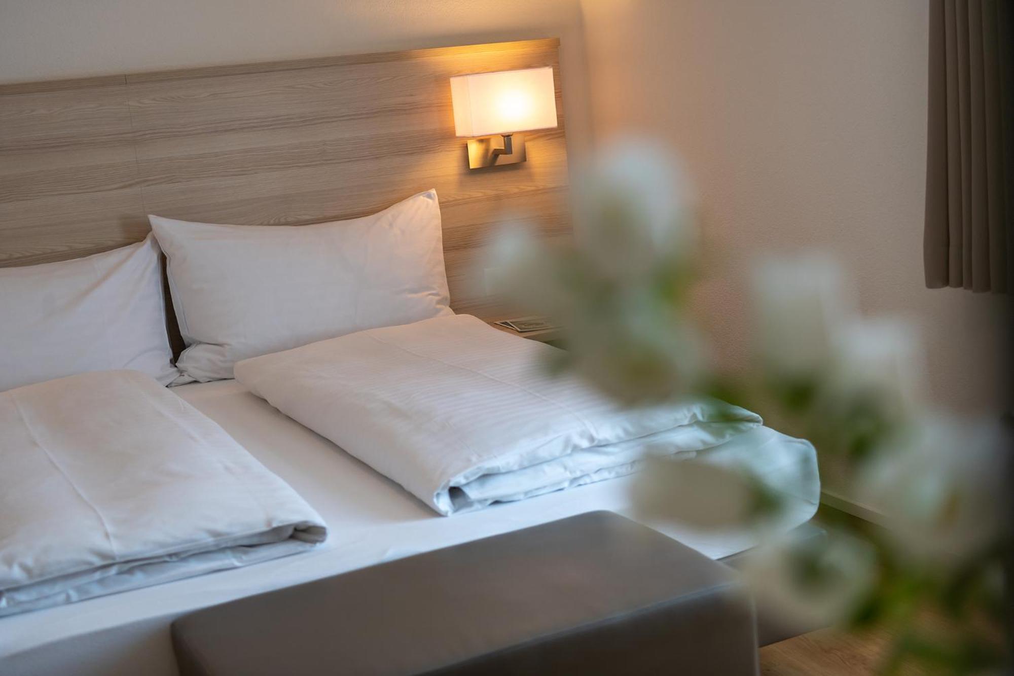 Hotel Garni Roessli Wittenbach ภายนอก รูปภาพ